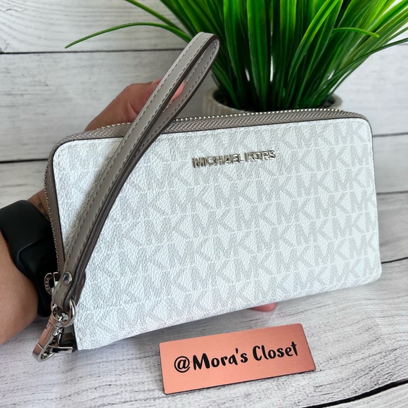 Michael Kors Wallet - Picture 9 of 9